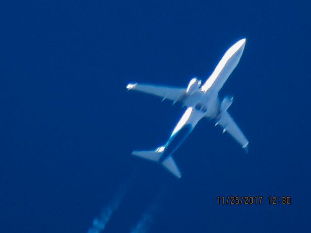 Boeing 737-900 (N260AK)