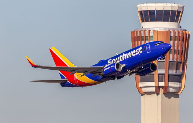 Boeing 737-700 (N410WN) - Spotted at KPHX on December 12, 2020br /40th street and University