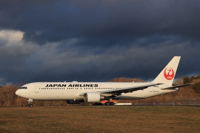 BOEING 767-300 (JA658J) - December 11th 2021:HKD-HND.