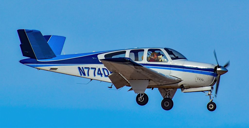 Beechcraft 35 Bonanza (N774DF) - N774DF Beech S35 Bonanza s/n D-7395 - North Las Vegas Airport  KVGT, VGTbr /Photo: Tomás Del Corobr /February 5, 2022