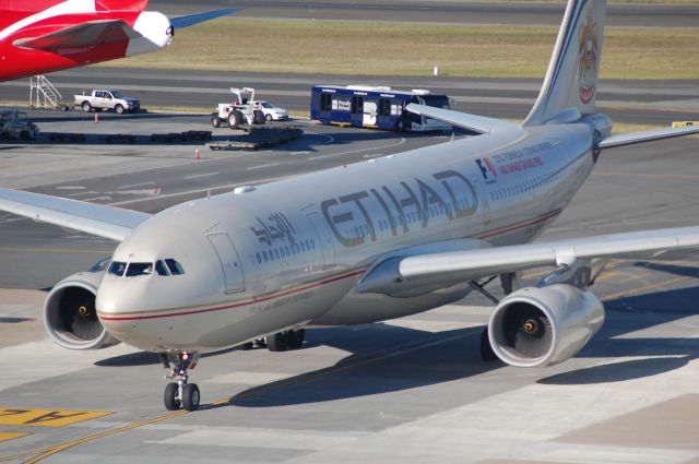 Airbus A330-300 (A6-EUP)