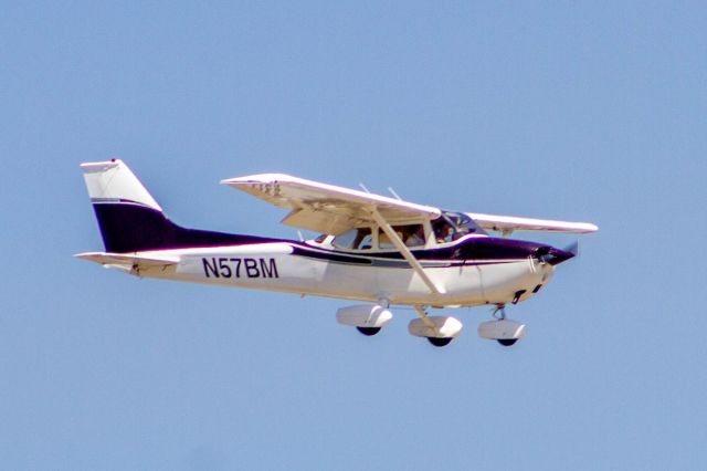 Cessna Skyhawk (N57BM)