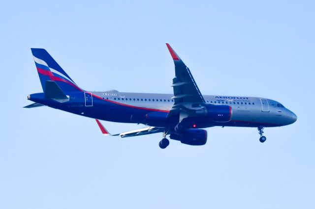 Airbus A320 (RA-73777)