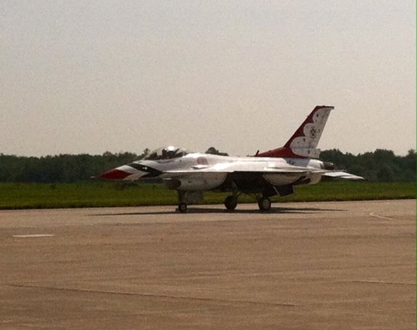 Lockheed F-16 Fighting Falcon —