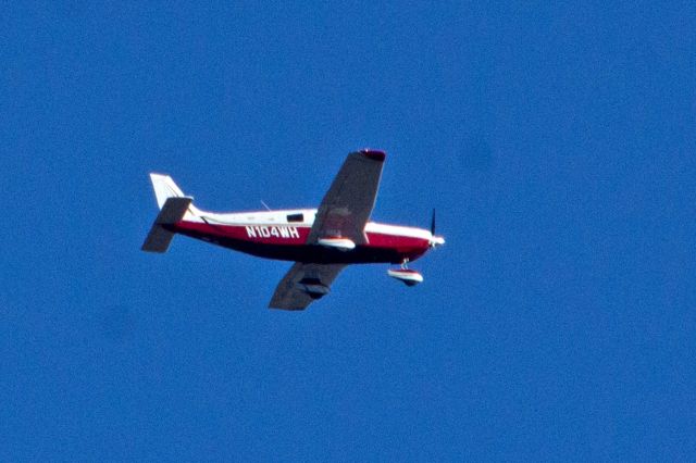 Piper Seneca (N104WH) - Subject aircraft photographed on 26-Mar-2018 at about 1713HrsEDT during an excursion from KCDW.