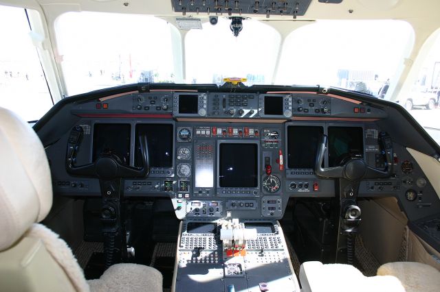 Dassault Falcon 900 (N900FH) - Cockpit photo of N900FH at the Avalon Airshow - 18th March 2005