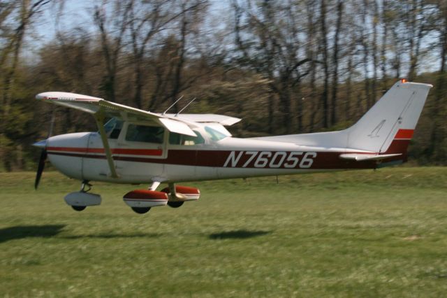 Cessna Skyhawk (N76056)