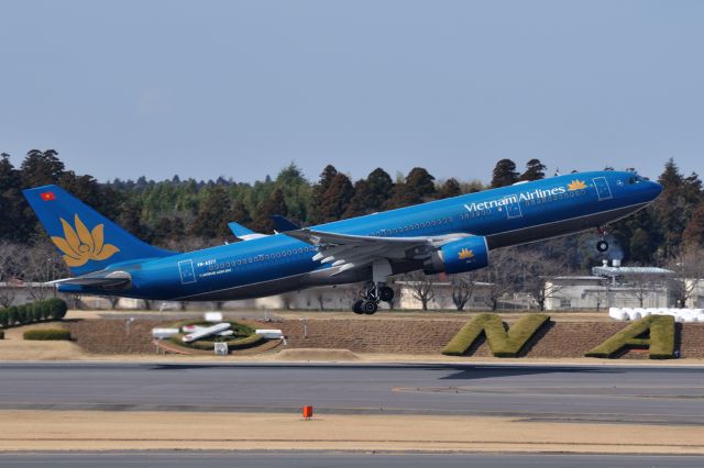 Airbus A330-200 (VN-A377) - 2012/3/14