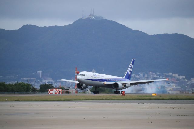 BOEING 767-300 (JA8567) - July 6th 2018:HND-HKD.