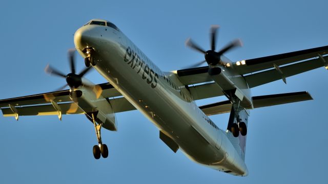 de Havilland Dash 8-400 (C-FSRY)