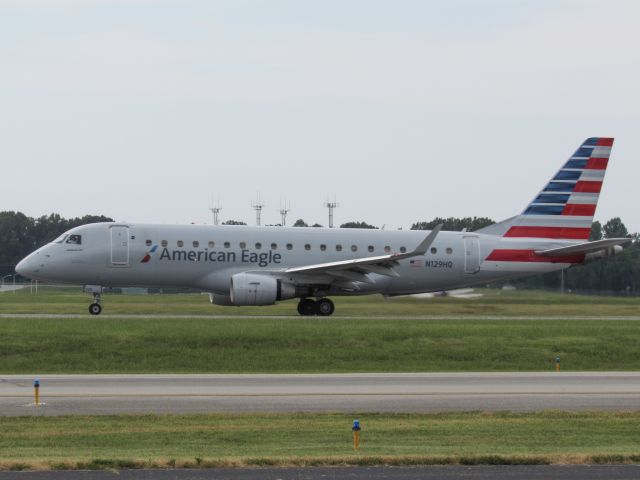 Embraer ERJ 175 (N129HQ)