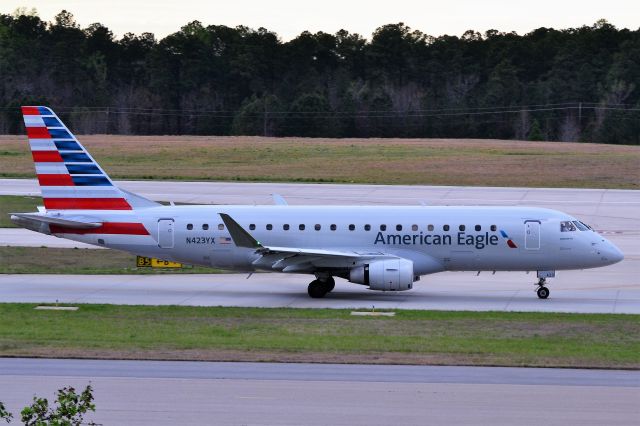 Embraer 175 (N423YX) - 3/31/17 at KRDU