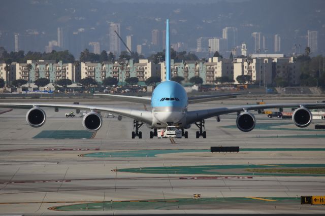 Airbus A380-800 (HL7627)