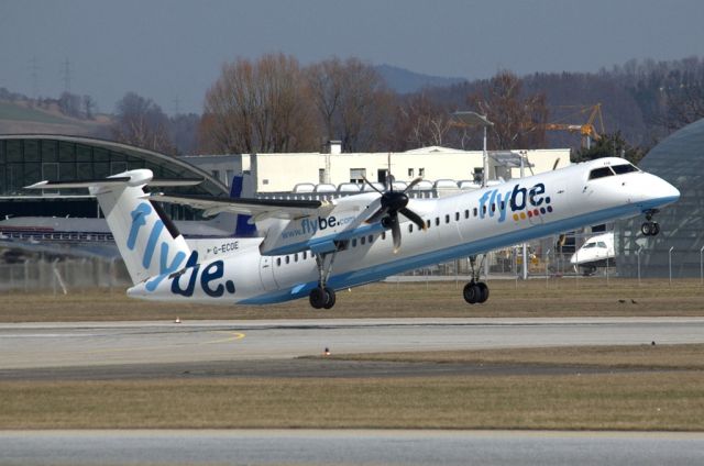 de Havilland Dash 8-400 (G-ECOE)