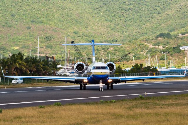 Bombardier Global 5000 (N723AB)