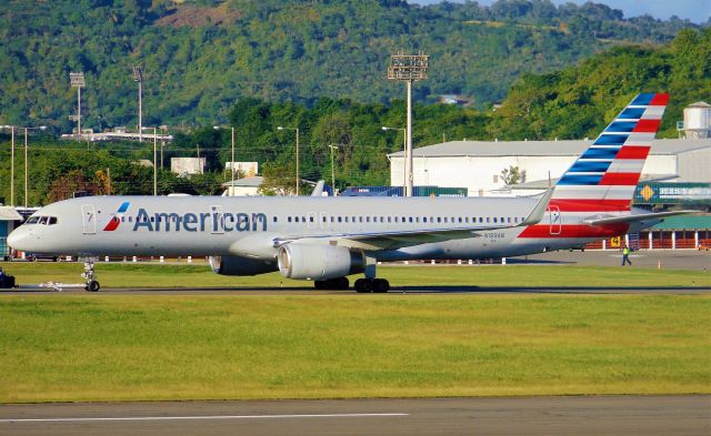 Boeing 757-200 (N189AN)