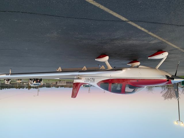 Cirrus SR-22 (N254RT)