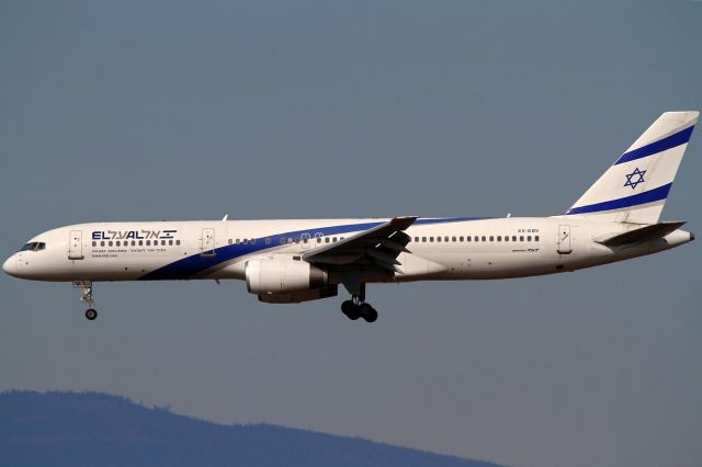 Boeing 757-200 (4X-EBV)