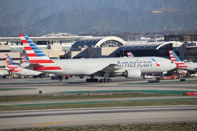 Boeing 777-200 (N774AN)