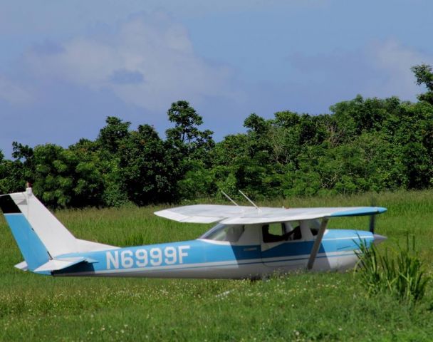 Cessna Commuter (N6999F) - Taxiing to runway 8 Arecibo Regional Airport  Antonio Juarbe, Arecibo, Puerto Rico