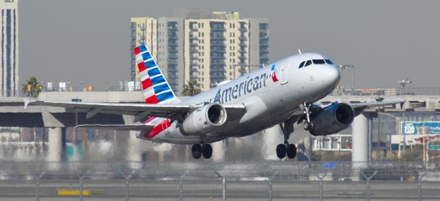 Airbus A319 (N808AW) - phoenix sky harbor international airport 05FEB25