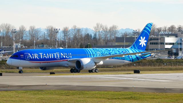 Boeing 787-9 Dreamliner (F-ONUI) - BOE909 taxis to the BOE North ramp on completion of a C2 flight on 1.12.19. (ln 796 / cn 42116).