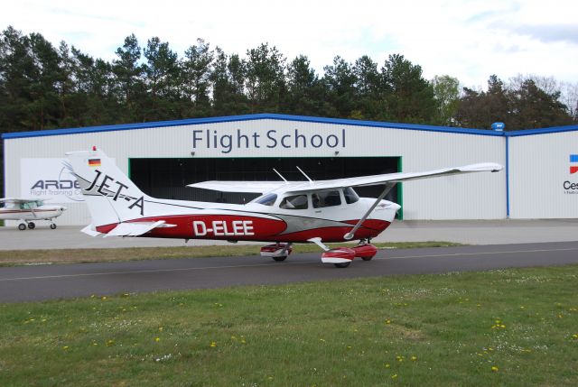 Cessna Skyhawk (D-ELEE) - Flugschule ARDEX GmbH