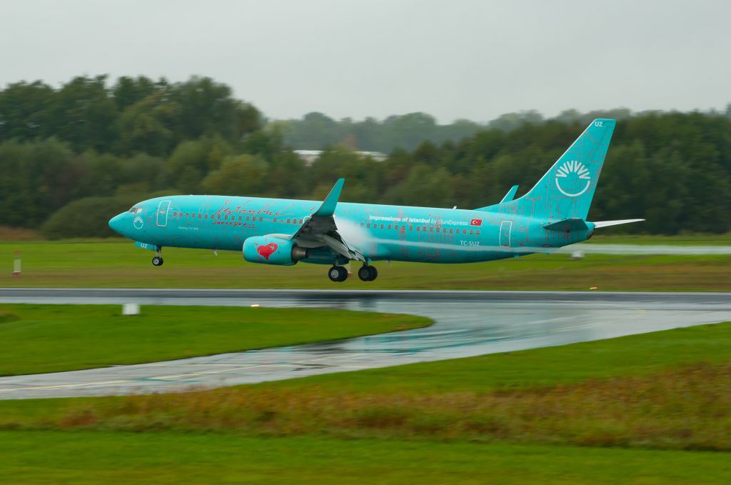 Boeing 737-700 (TC-SUZ)