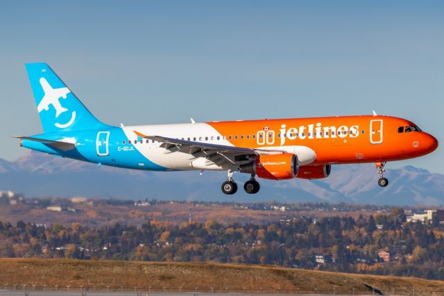 Airbus A320 (C-GCJL) - "Jetbus 120" on final for 35R from YYZ.