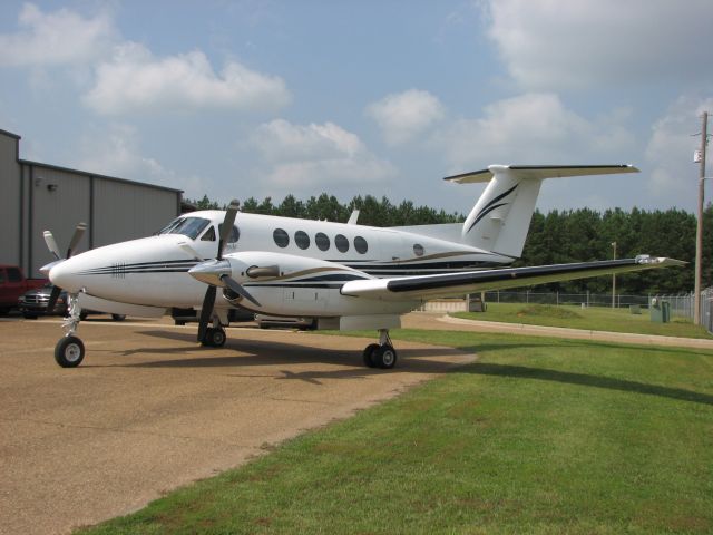 Beechcraft Super King Air 200 (N200HF)