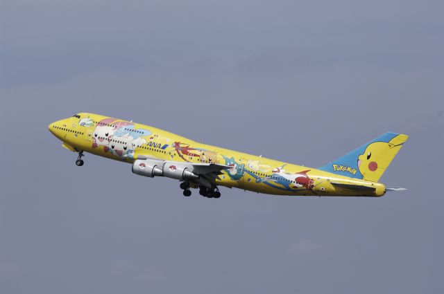 Boeing 747-400 (JA8957) - Departure at Haneda Intl Airport Rwy34R on 2012/04/15 "Pokemon c/s"