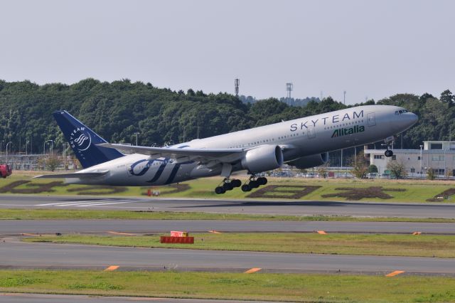 Boeing 777-200 (EI-DDH) - 2012/10/16