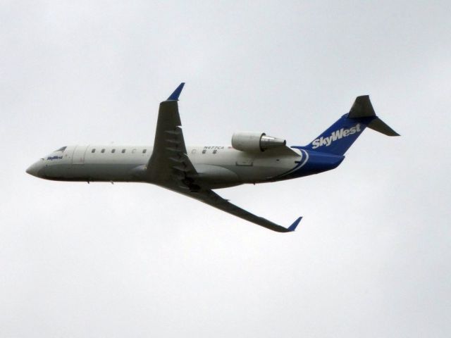 Canadair Regional Jet CRJ-200 (N477CA)