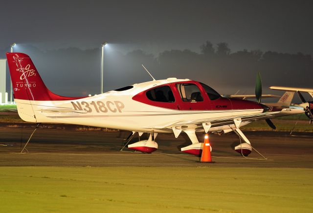 Cirrus SR-22 (N318CP) - Seen at KFDK on 9/18/2009.      a href=http://discussions.flightaware.com/profile.php?mode=viewprofile&u=269247  Profile/a