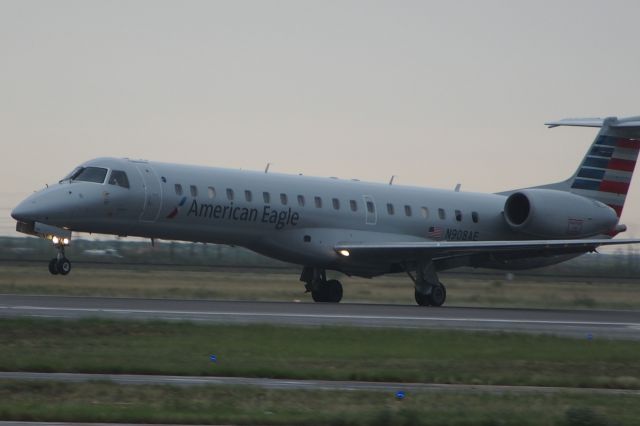 Embraer ERJ-145 (N908AE)