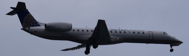 Embraer ERJ-145 (N15985)