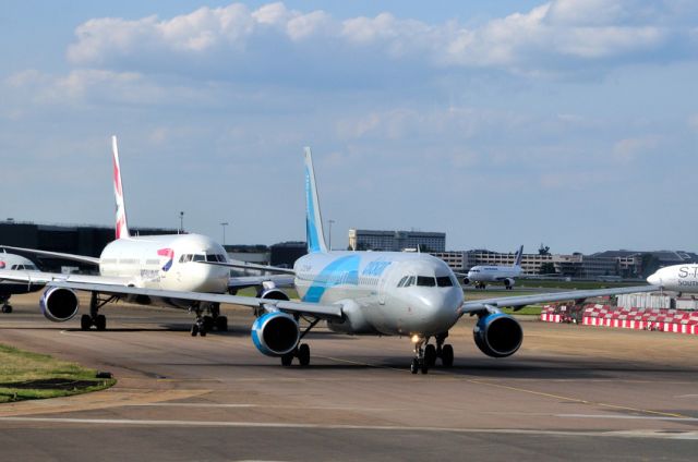 Airbus A320 (EC-KHN) - 2008