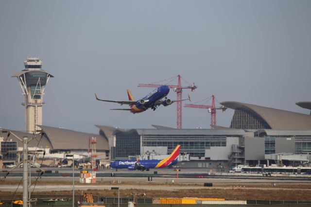 Boeing 737-800 (N8534Z)