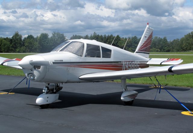 Piper Cherokee (N49886)