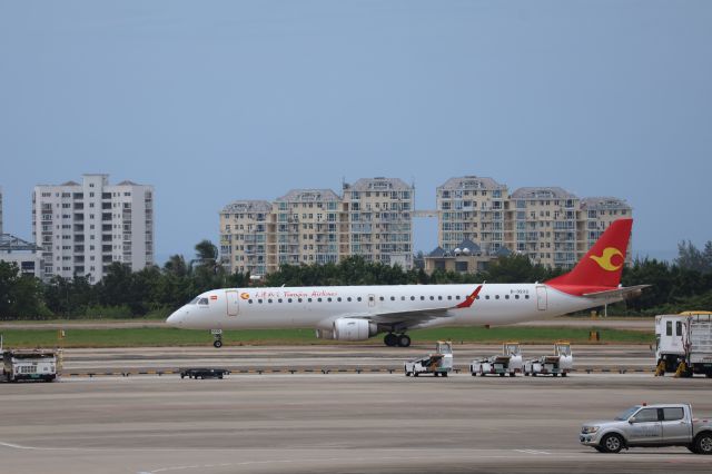 Embraer ERJ-190 (B-3232)