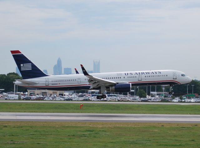 Boeing 757-200 (N200UU) - Arriving 18C - 6/4/12