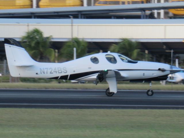 Lancair Evolution (N724BS)