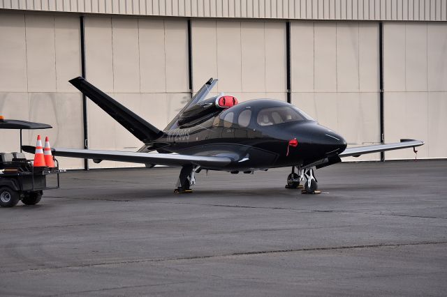 Cirrus Vision SF50 (N729OS) - 01-05-24. One of three SF50'z caught parked next to each other.