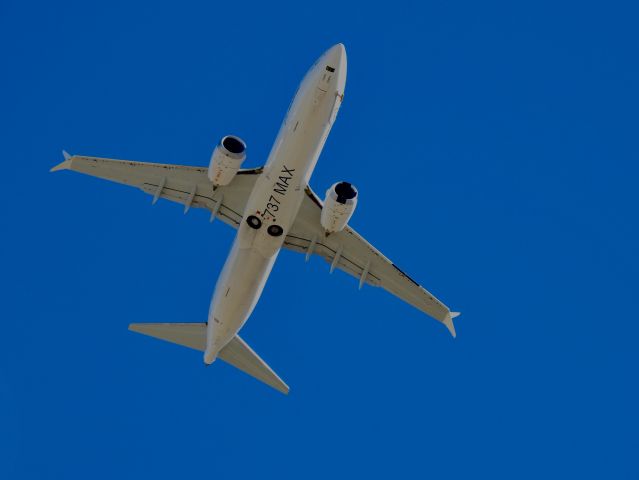 Boeing 737-800 (N8703J) - Boeing 737 MAX taking off R27 at KCYS for high winds testing