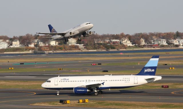 Airbus A320 (N634JB)