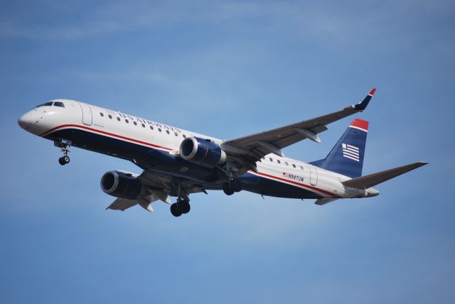 Embraer ERJ-190 (N947UW) - Approaching runway 18C - 3/11/09