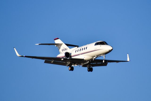 Hawker 800 (N743WJ)