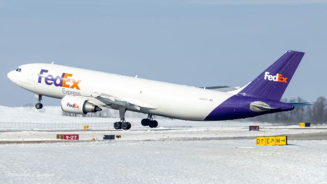 Airbus A300F4-600 (N689FE)