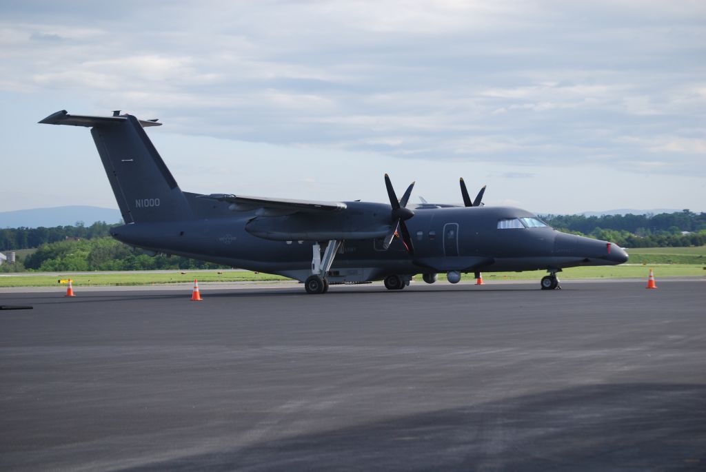 de Havilland Dash 8-100 (N1000)