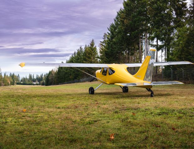 STODDARD-HAMILTON SH-4 GlaStar (N69RX) - Grass landings on a quiet Thanksgiving morning.